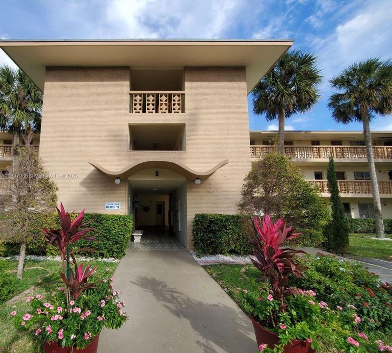 For Sale: $111,000 (1 beds, 1 baths, 0 Square Feet)