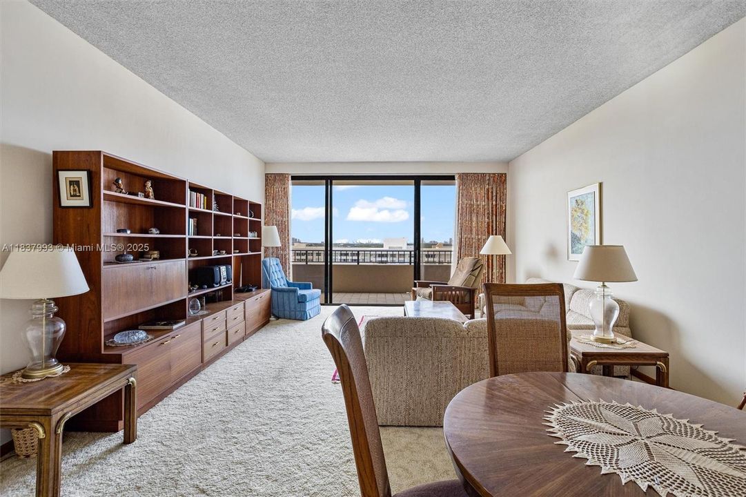 Recently Sold: $1,245,000 (2 beds, 2 baths, 0 Square Feet)