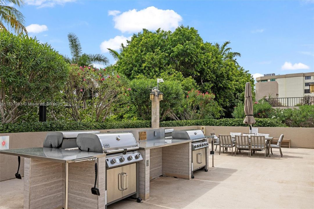 Recently Sold: $1,245,000 (2 beds, 2 baths, 0 Square Feet)