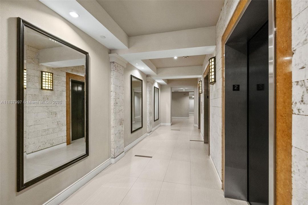 En Venta: $595,000 (1 camas, 1 baños, 863 Pies cuadrados)