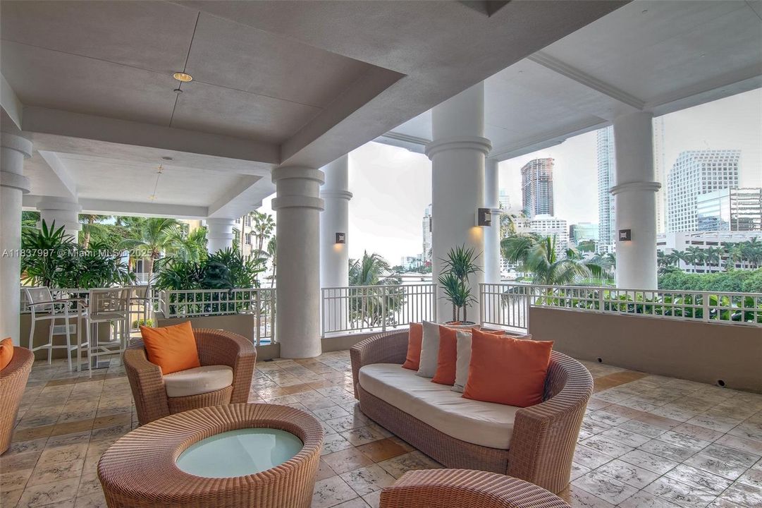 En Venta: $595,000 (1 camas, 1 baños, 863 Pies cuadrados)