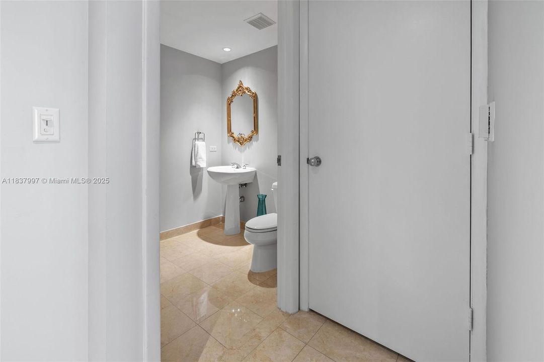 En Venta: $595,000 (1 camas, 1 baños, 863 Pies cuadrados)