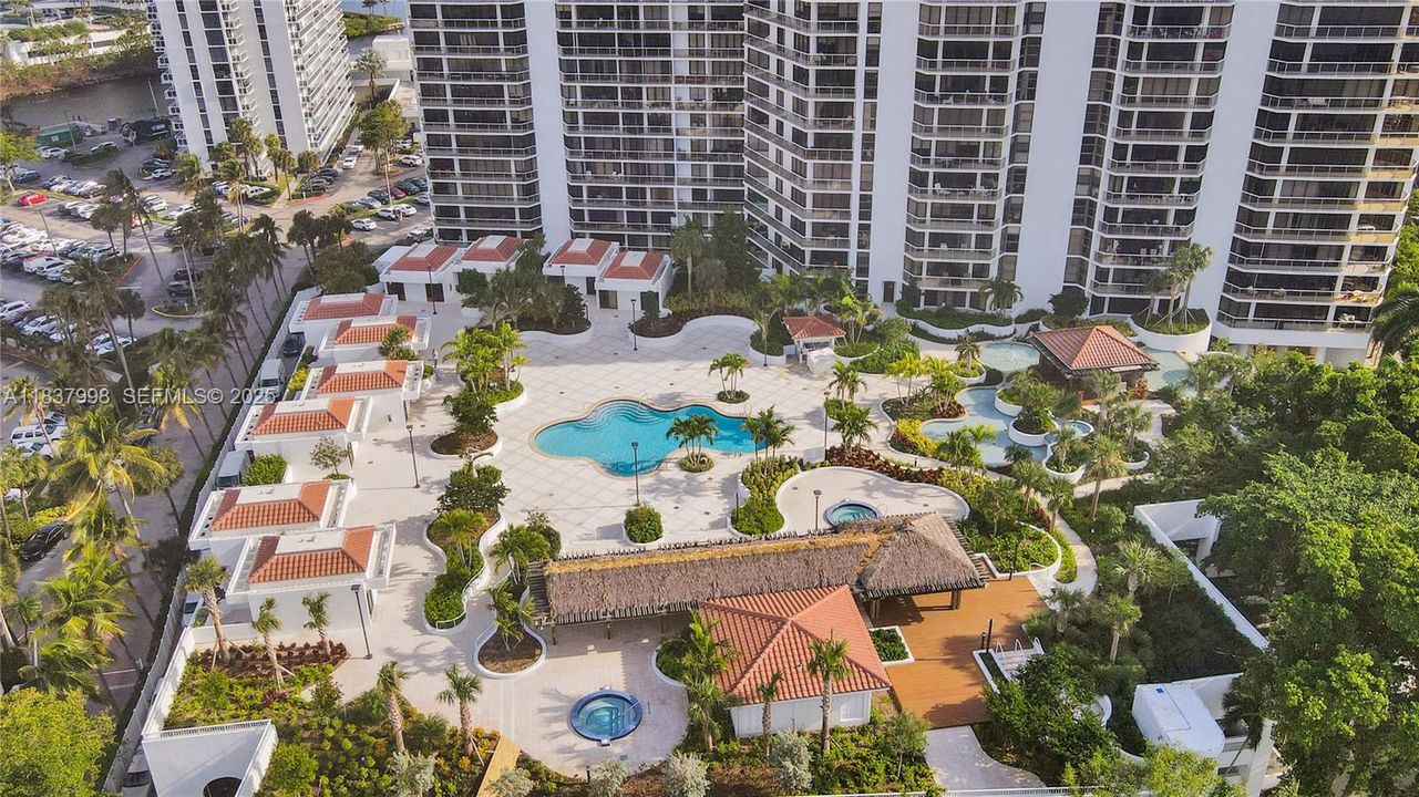 For Sale: $1,250,000 (2 beds, 2 baths, 1800 Square Feet)