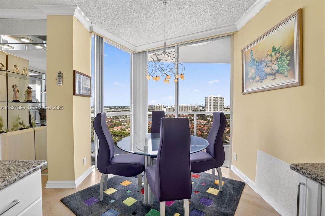 For Sale: $1,250,000 (2 beds, 2 baths, 1800 Square Feet)