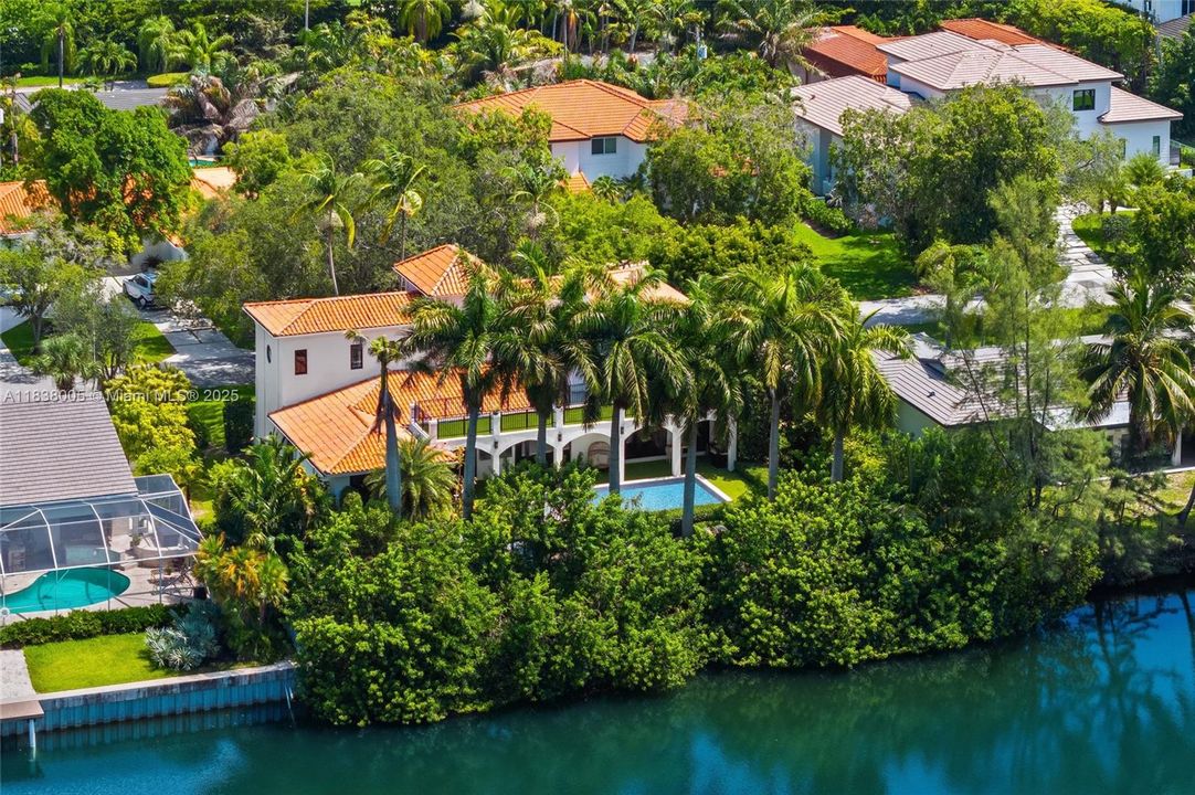 В аренду: $18,500 (4 спален, 4 ванн, 3639 Квадратных фут)