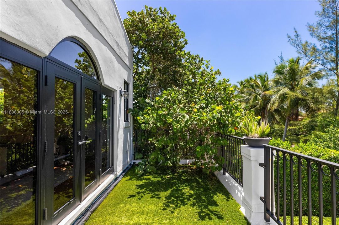 В аренду: $18,500 (4 спален, 4 ванн, 3639 Квадратных фут)