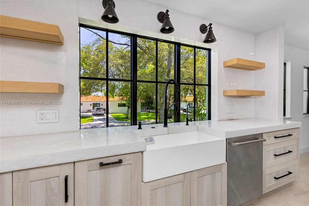 В аренду: $18,500 (4 спален, 4 ванн, 3639 Квадратных фут)