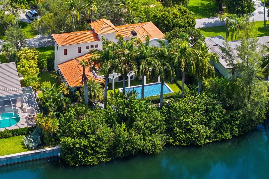 В аренду: $18,500 (4 спален, 4 ванн, 3639 Квадратных фут)