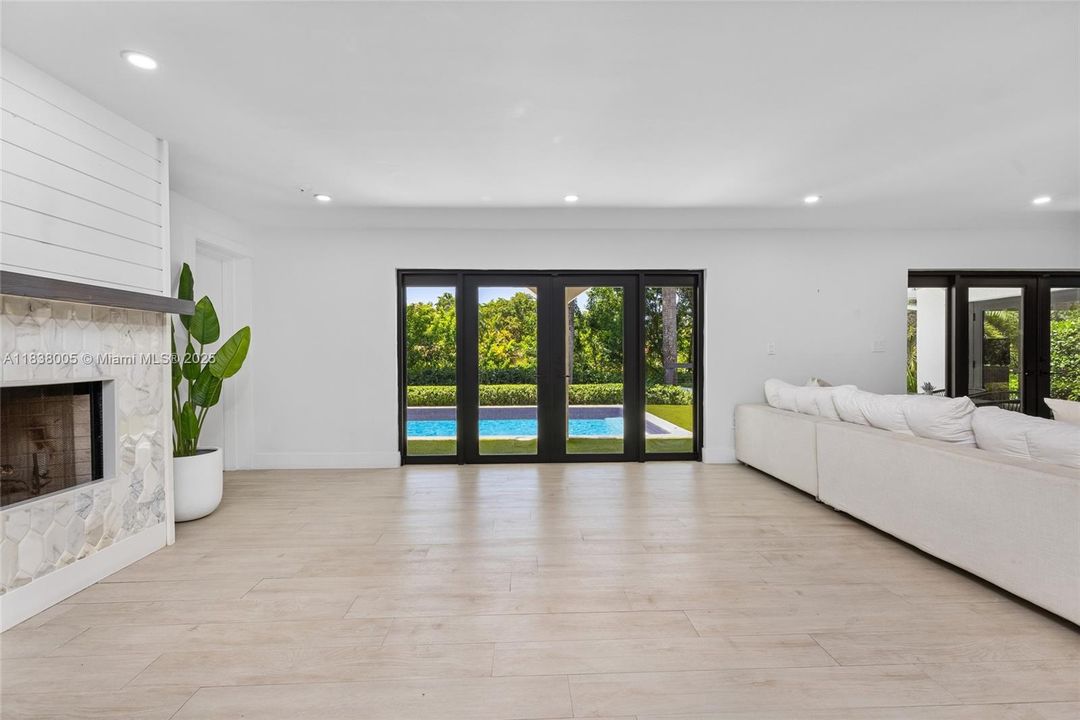 В аренду: $18,500 (4 спален, 4 ванн, 3639 Квадратных фут)