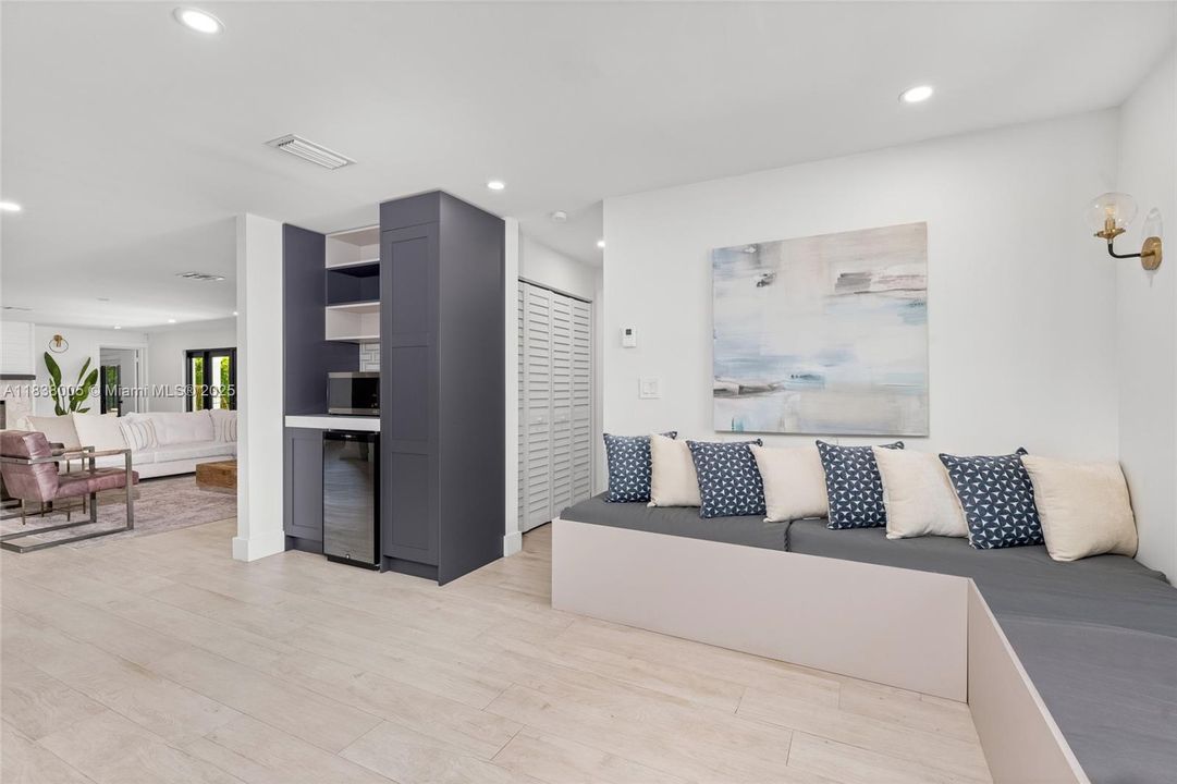 В аренду: $18,500 (4 спален, 4 ванн, 3639 Квадратных фут)