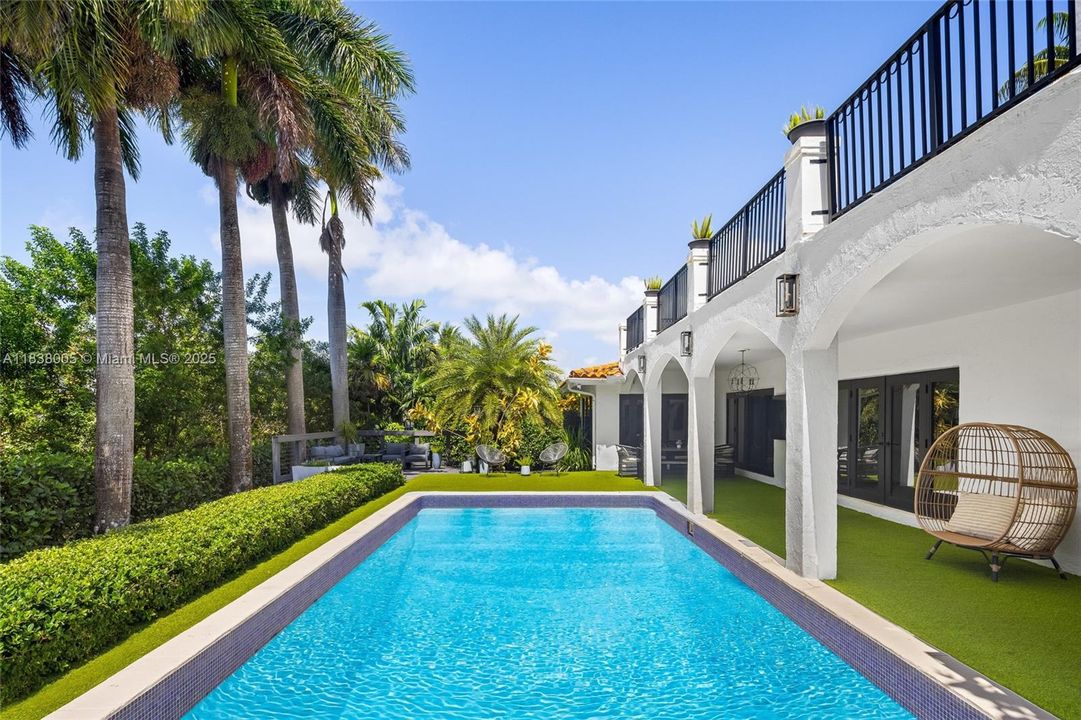 В аренду: $18,500 (4 спален, 4 ванн, 3639 Квадратных фут)