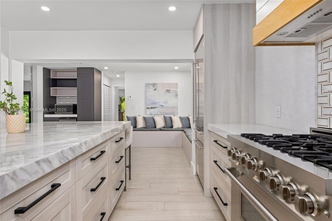 В аренду: $18,500 (4 спален, 4 ванн, 3639 Квадратных фут)