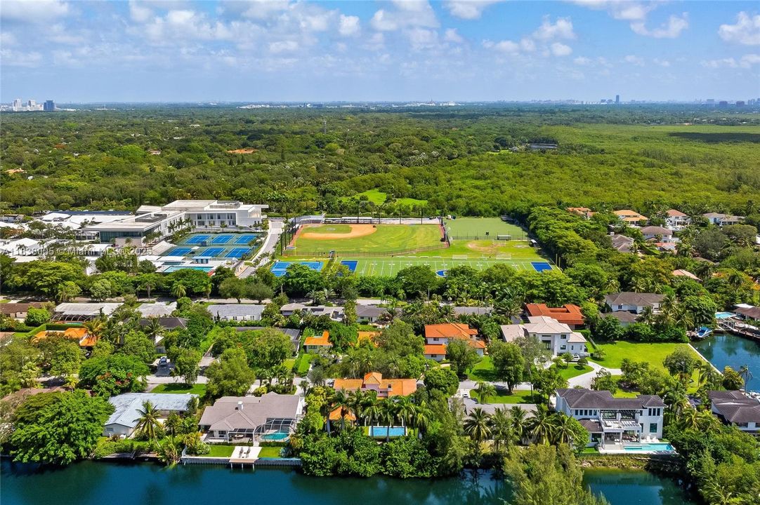 В аренду: $18,500 (4 спален, 4 ванн, 3639 Квадратных фут)