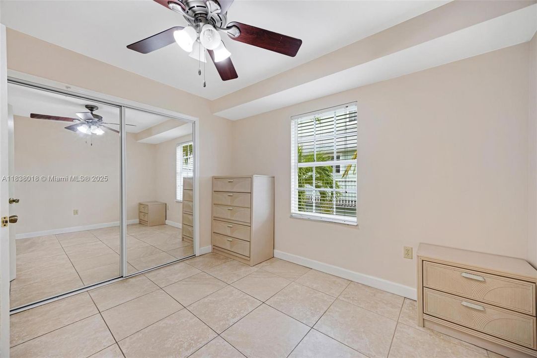 Activo con contrato: $810,000 (3 camas, 2 baños, 1100 Pies cuadrados)