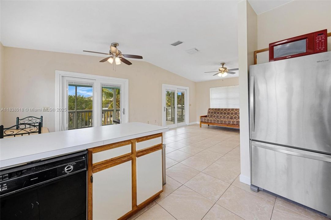 Activo con contrato: $810,000 (3 camas, 2 baños, 1100 Pies cuadrados)