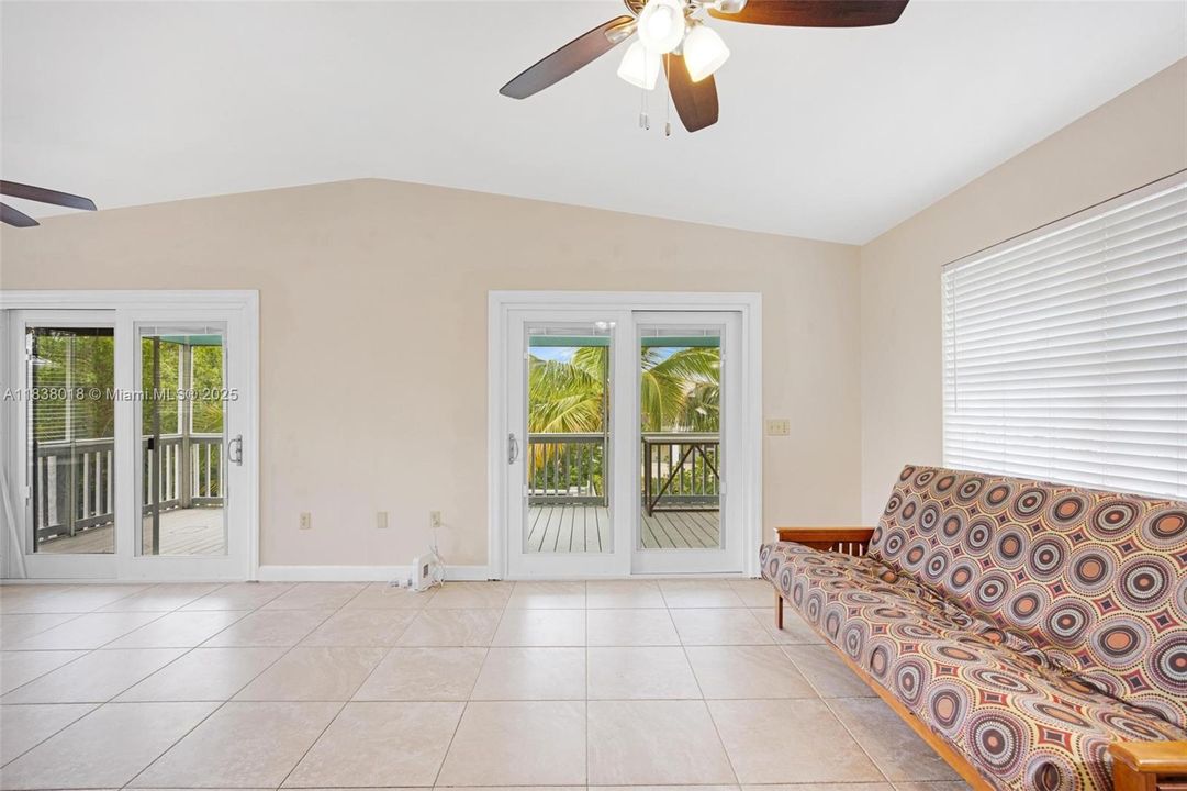 Activo con contrato: $810,000 (3 camas, 2 baños, 1100 Pies cuadrados)