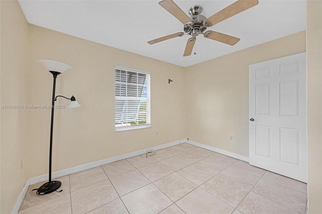 Activo con contrato: $810,000 (3 camas, 2 baños, 1100 Pies cuadrados)