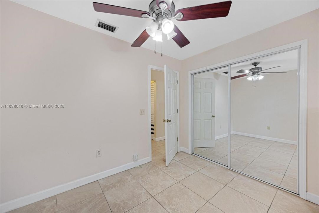 Activo con contrato: $810,000 (3 camas, 2 baños, 1100 Pies cuadrados)