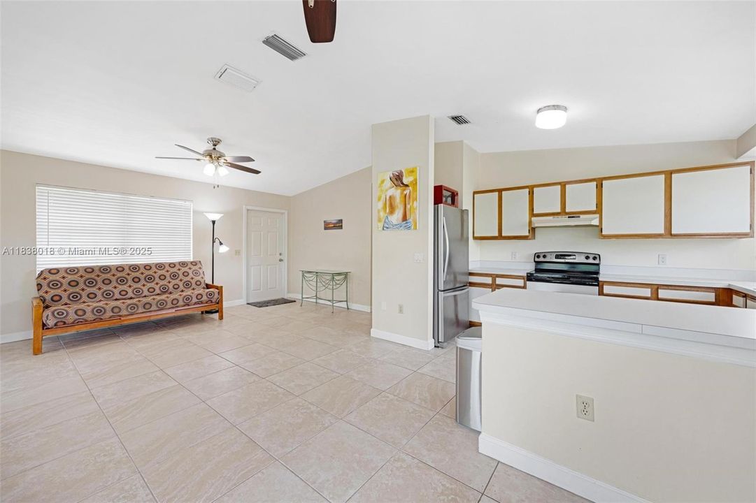 Activo con contrato: $810,000 (3 camas, 2 baños, 1100 Pies cuadrados)