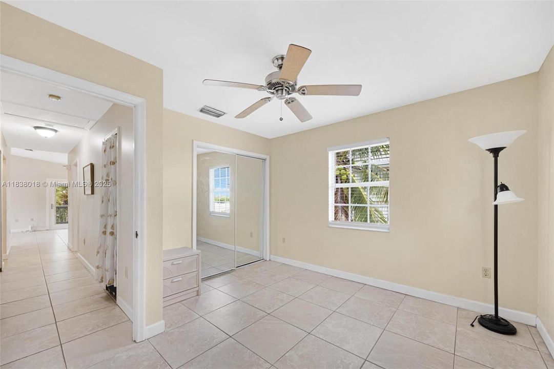 Activo con contrato: $810,000 (3 camas, 2 baños, 1100 Pies cuadrados)