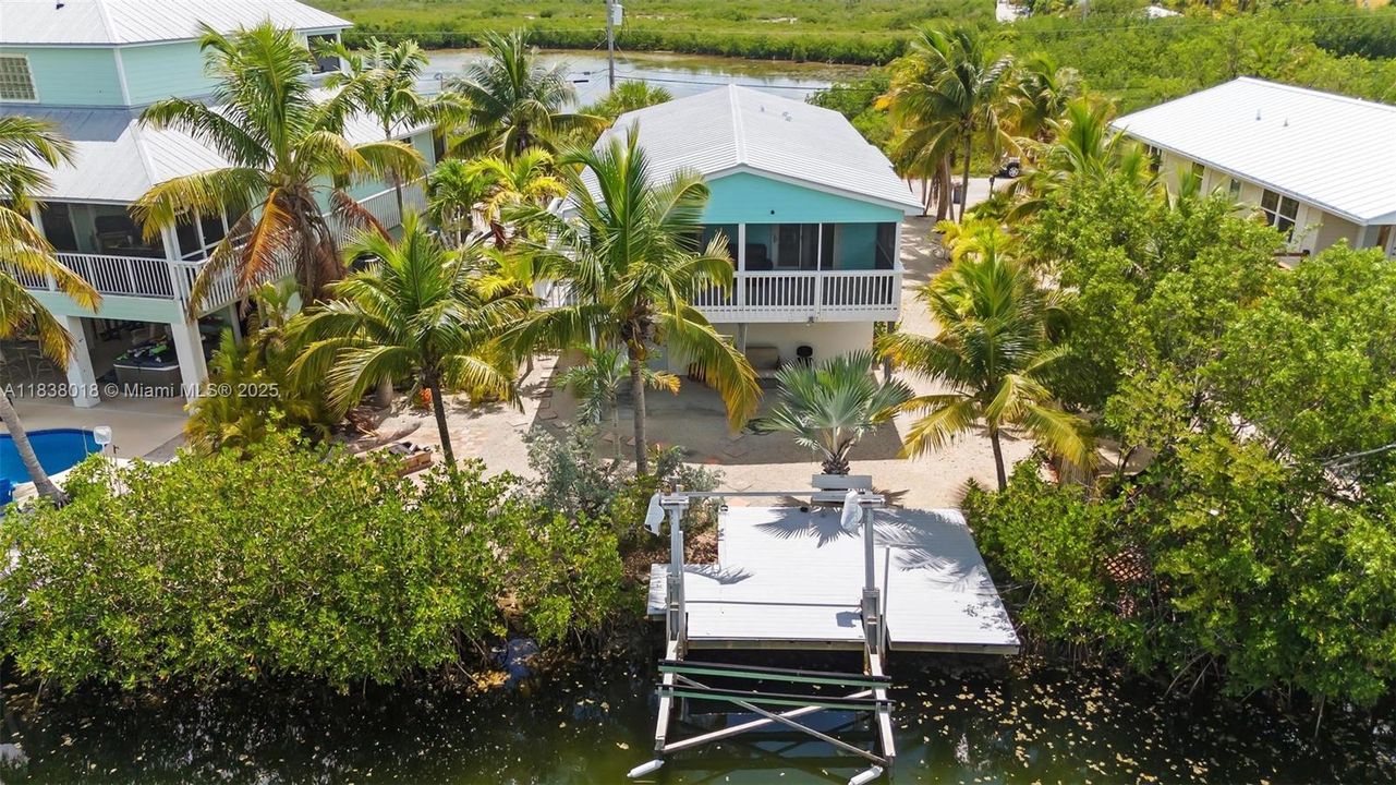 Activo con contrato: $810,000 (3 camas, 2 baños, 1100 Pies cuadrados)