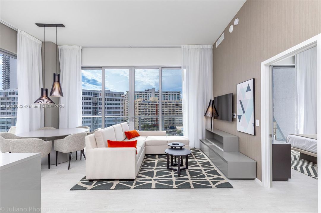 待售: $699,000 (2 贝兹, 2 浴室, 1054 平方英尺)