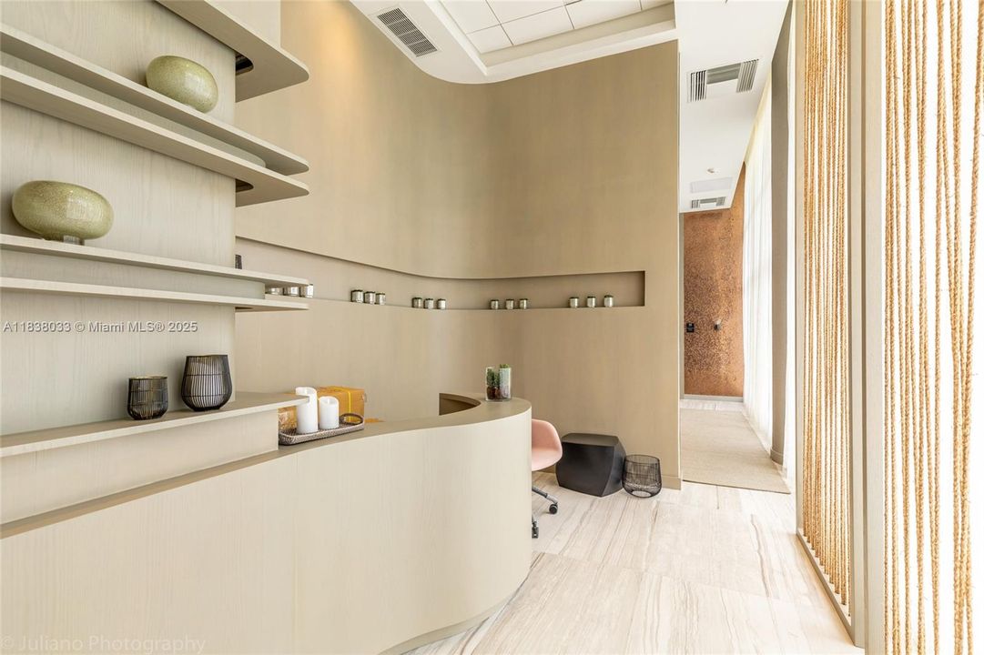 En Venta: $699,000 (2 camas, 2 baños, 1054 Pies cuadrados)