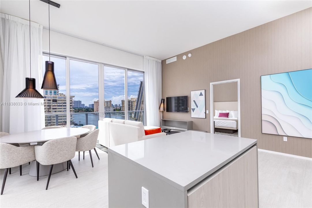 En Venta: $699,000 (2 camas, 2 baños, 1054 Pies cuadrados)