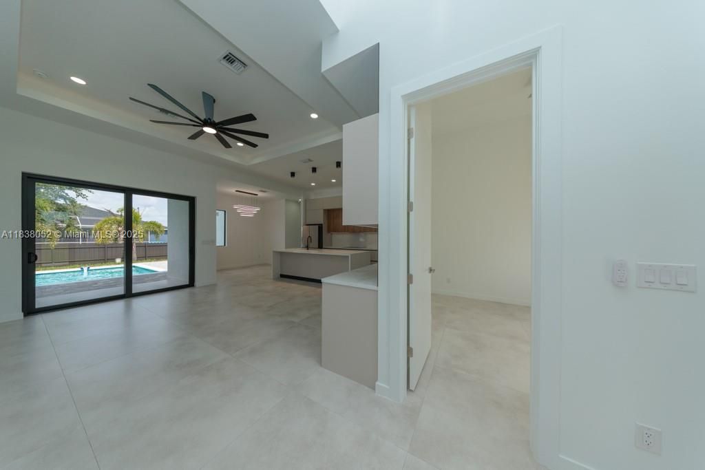 Recently Sold: $532,000 (3 beds, 3 baths, 1804 Square Feet)