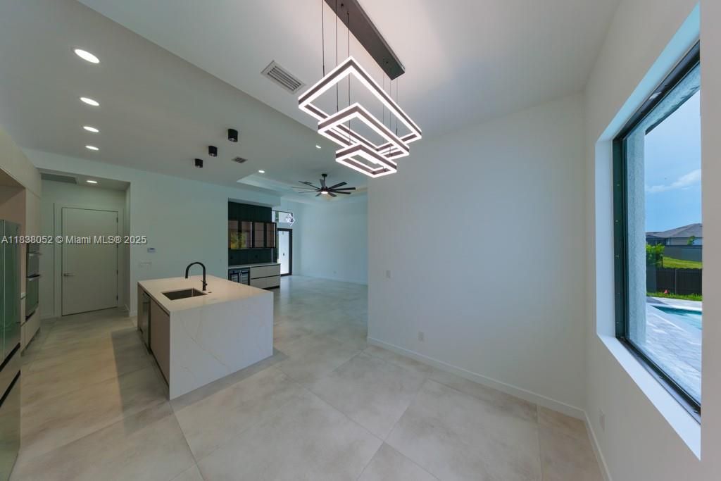 Recently Sold: $532,000 (3 beds, 3 baths, 1804 Square Feet)