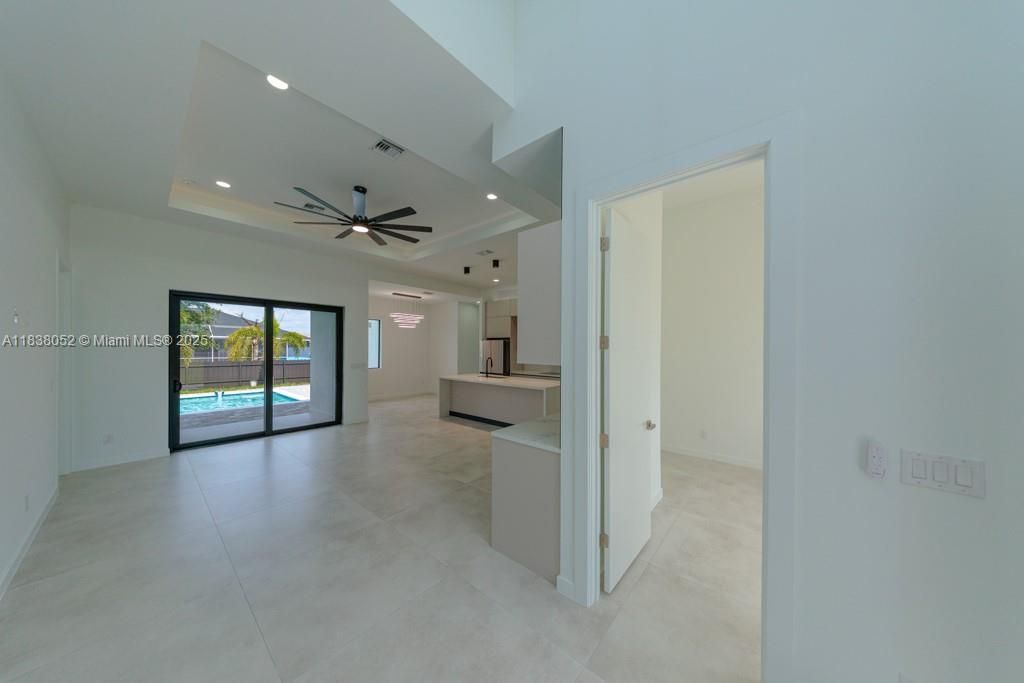 Recently Sold: $532,000 (3 beds, 3 baths, 1804 Square Feet)