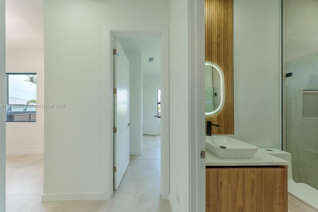 Recently Sold: $532,000 (3 beds, 3 baths, 1804 Square Feet)