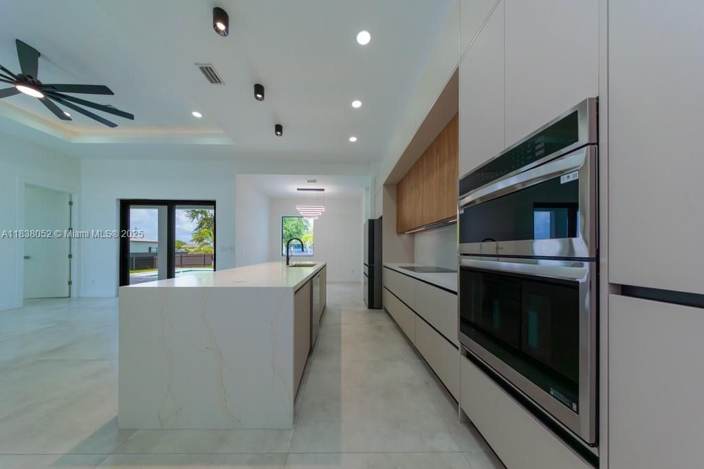 Recently Sold: $532,000 (3 beds, 3 baths, 1804 Square Feet)