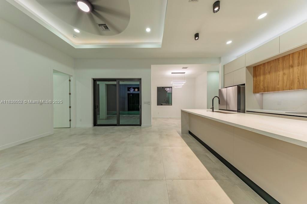 Recently Sold: $532,000 (3 beds, 3 baths, 1804 Square Feet)