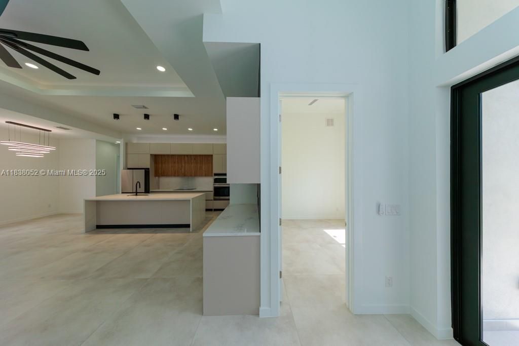 Recently Sold: $532,000 (3 beds, 3 baths, 1804 Square Feet)