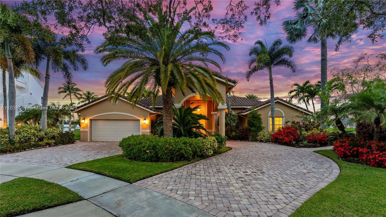 Recently Sold: $1,399,000 (5 beds, 3 baths, 3179 Square Feet)