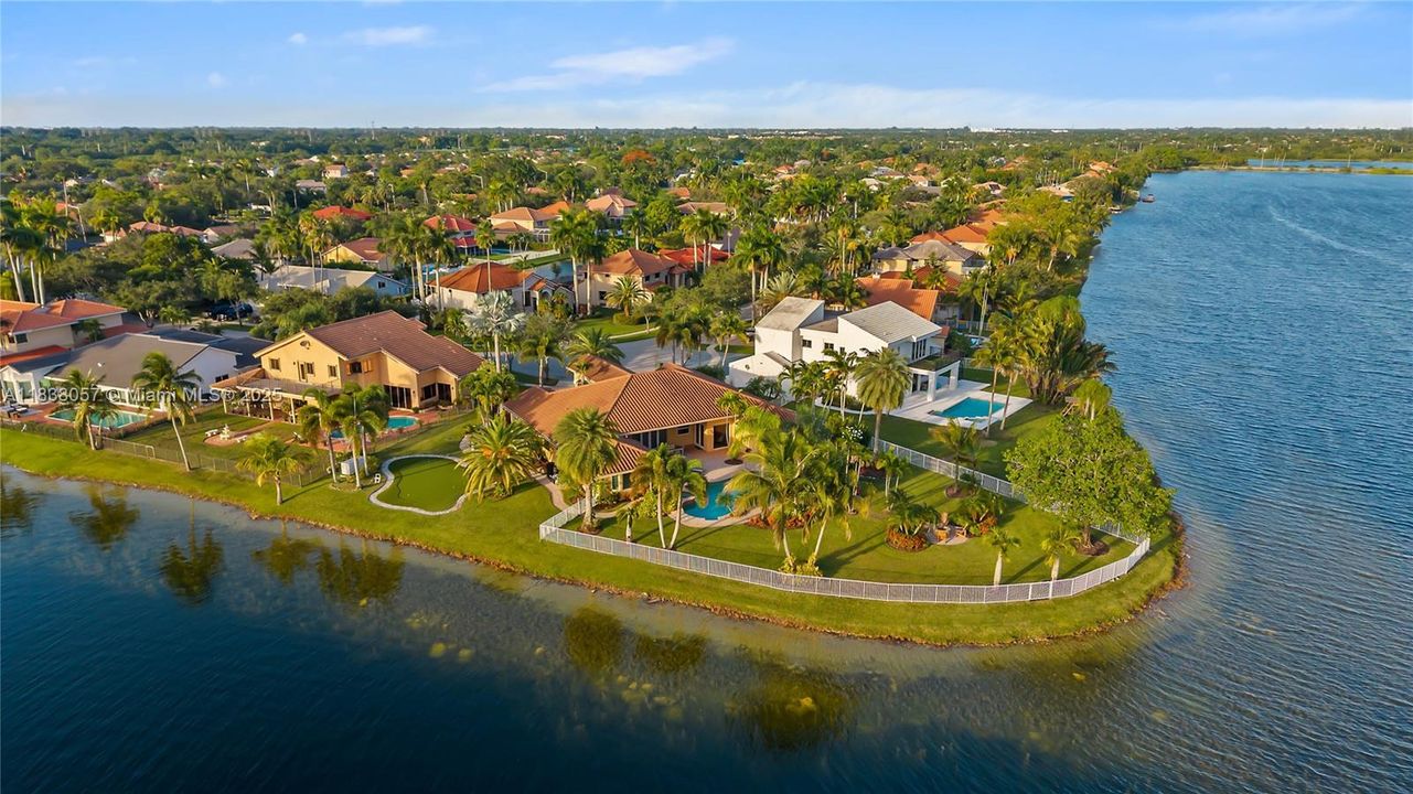 Recently Sold: $1,399,000 (5 beds, 3 baths, 3179 Square Feet)