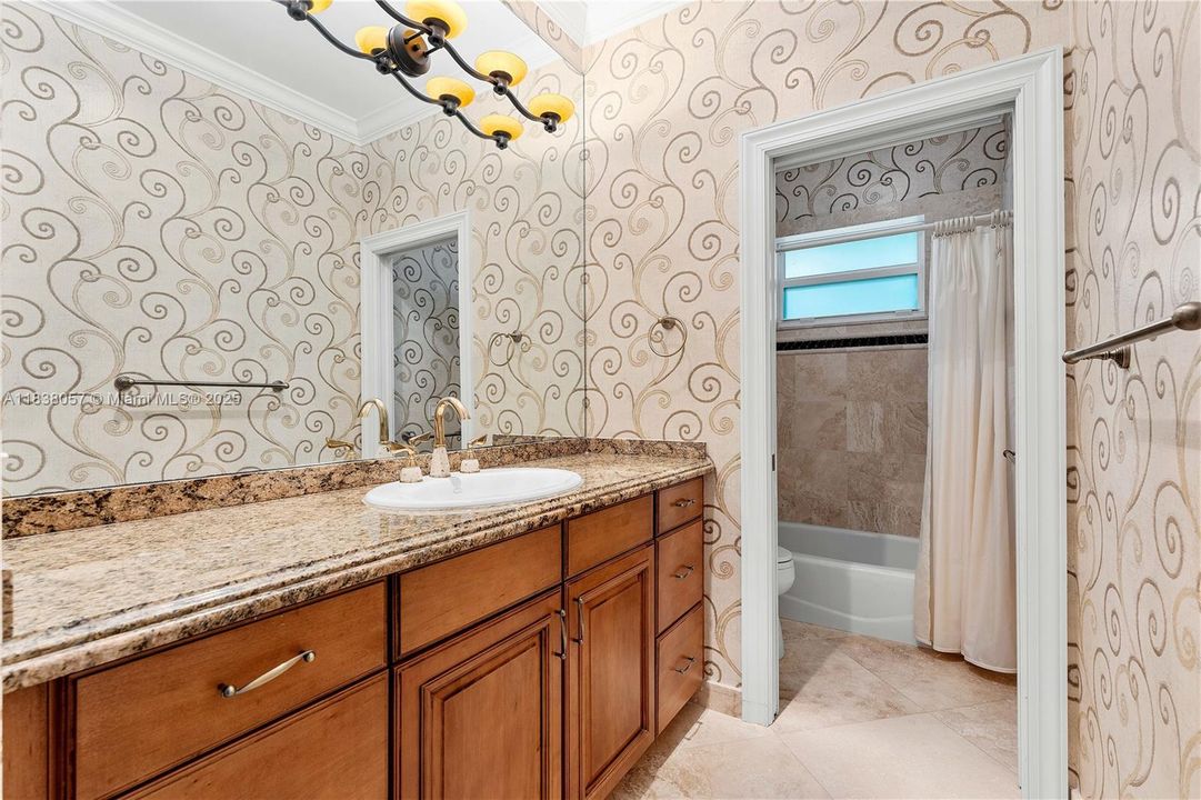 Recently Sold: $1,399,000 (5 beds, 3 baths, 3179 Square Feet)