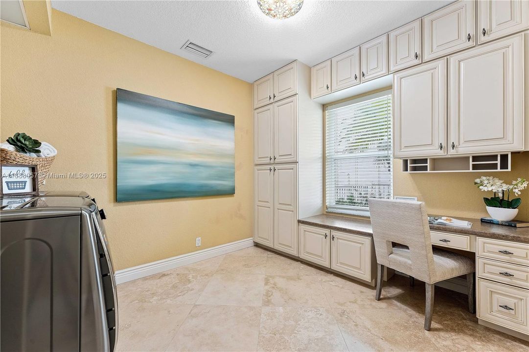 Recently Sold: $1,399,000 (5 beds, 3 baths, 3179 Square Feet)