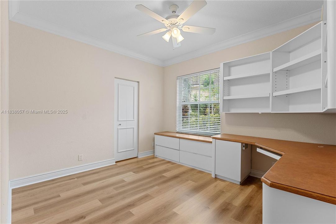 Recently Sold: $1,399,000 (5 beds, 3 baths, 3179 Square Feet)