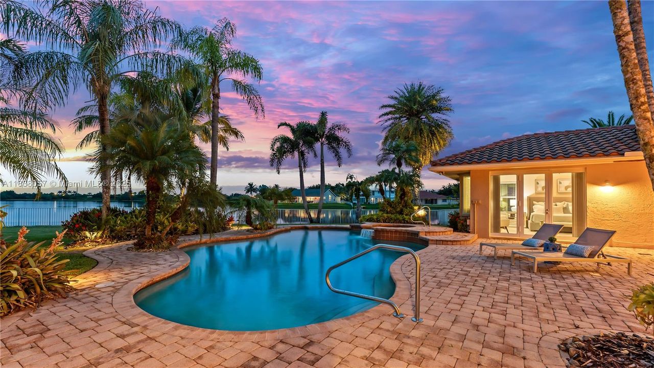 Recently Sold: $1,399,000 (5 beds, 3 baths, 3179 Square Feet)