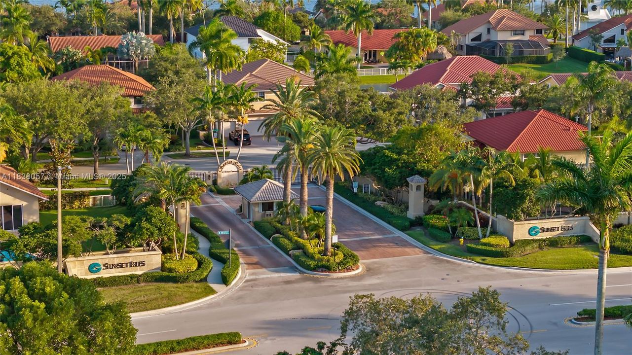 Recently Sold: $1,399,000 (5 beds, 3 baths, 3179 Square Feet)