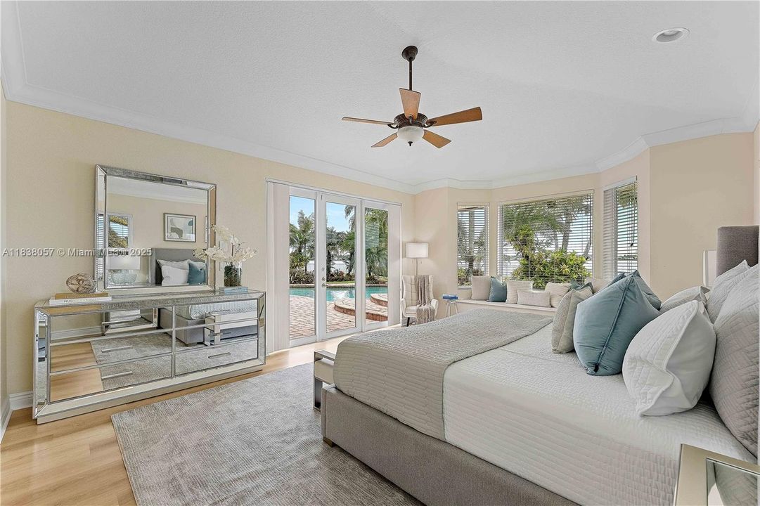 Recently Sold: $1,399,000 (5 beds, 3 baths, 3179 Square Feet)