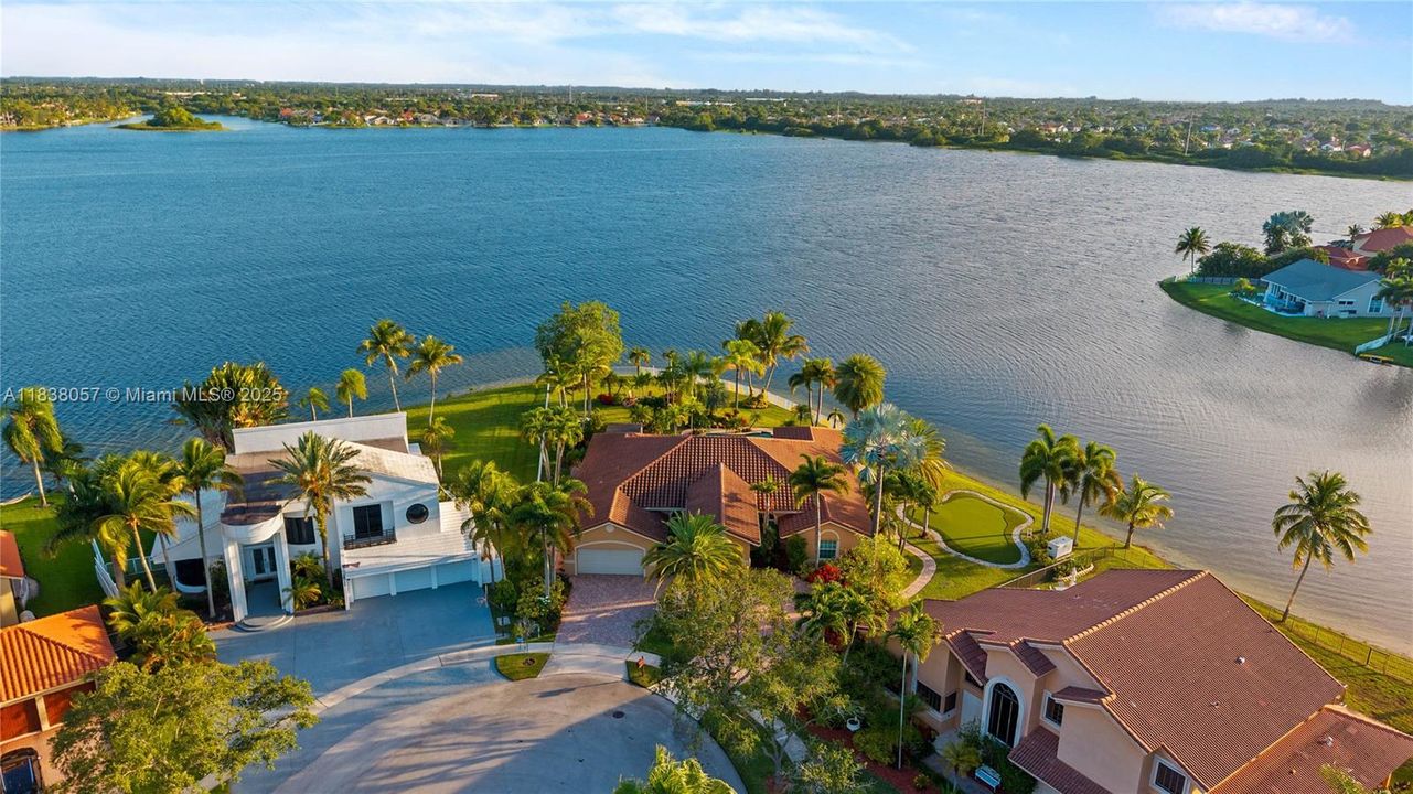 Recently Sold: $1,399,000 (5 beds, 3 baths, 3179 Square Feet)