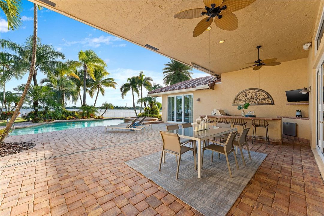 Recently Sold: $1,399,000 (5 beds, 3 baths, 3179 Square Feet)