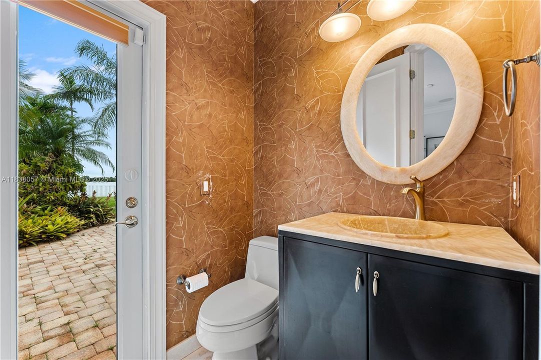 Recently Sold: $1,399,000 (5 beds, 3 baths, 3179 Square Feet)