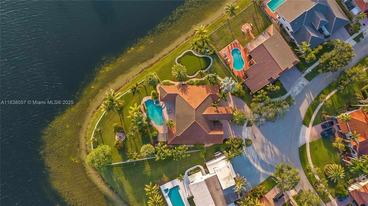 Recently Sold: $1,399,000 (5 beds, 3 baths, 3179 Square Feet)