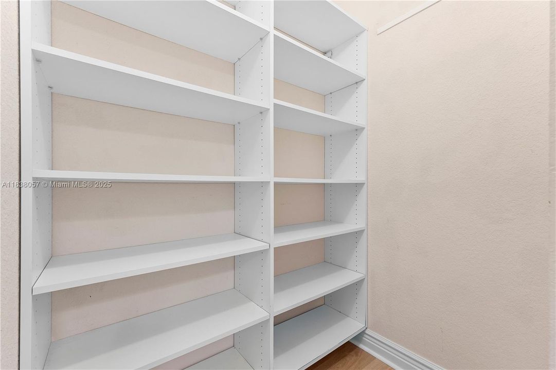 Recently Sold: $1,399,000 (5 beds, 3 baths, 3179 Square Feet)