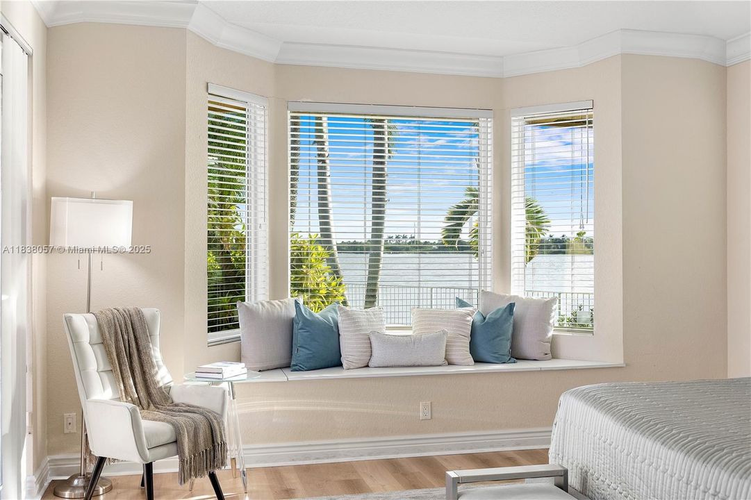 Recently Sold: $1,399,000 (5 beds, 3 baths, 3179 Square Feet)