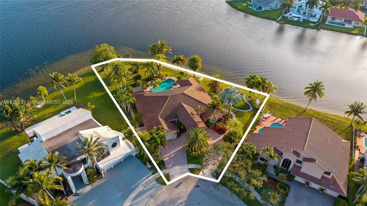 Recently Sold: $1,399,000 (5 beds, 3 baths, 3179 Square Feet)